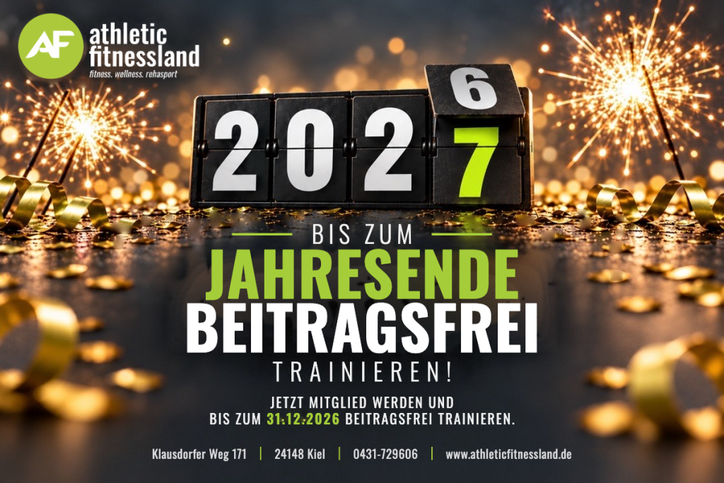 Klappzahlenanzeige wechselt von 2026 auf 2027, umgeben von Wunderkerzen und goldenem Konfetti, darunter der Schriftzug „Bis zum Jahresende beitragsfrei trainieren“ vom Athletic Fitnessland Kiel.